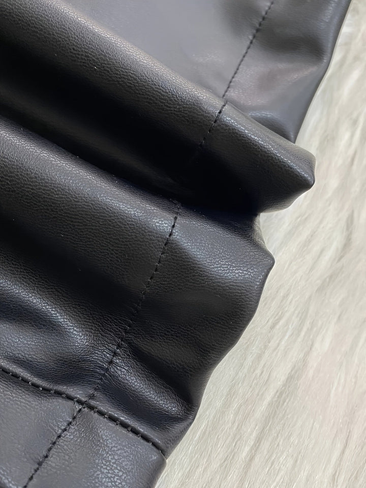 Thryvion™ | Lange Elegante Mantel met Leren Look