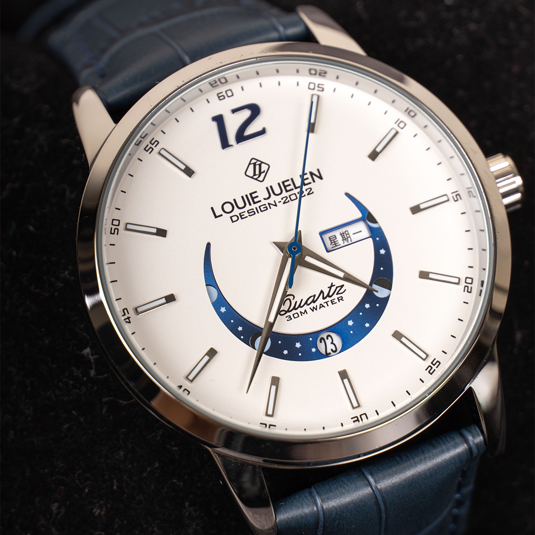 Elegante Horloge met Maanfases